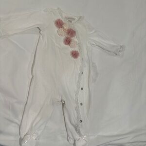 Miniclasix baby girls’ floral onesie